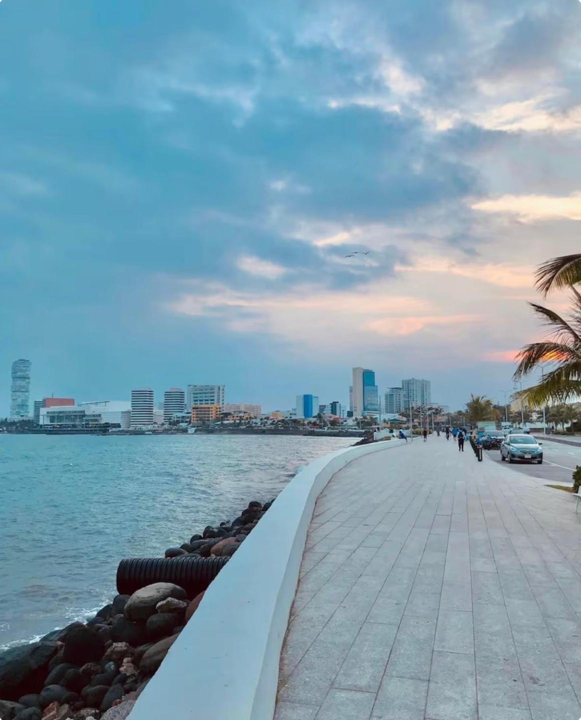 Suites Brisa Marina - Atras De Playa Regatas Y El Malecon, 6 Calles Del Acuario Veracruz Exterior foto